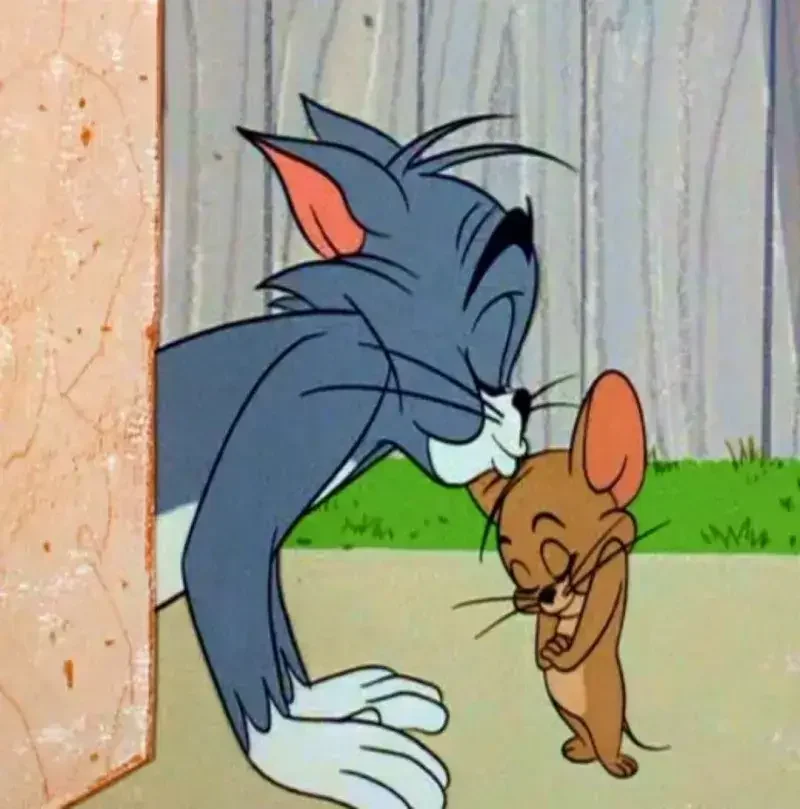 Meme Tom và Jerry đang thể hiện tình cảm thân thiết với nhau