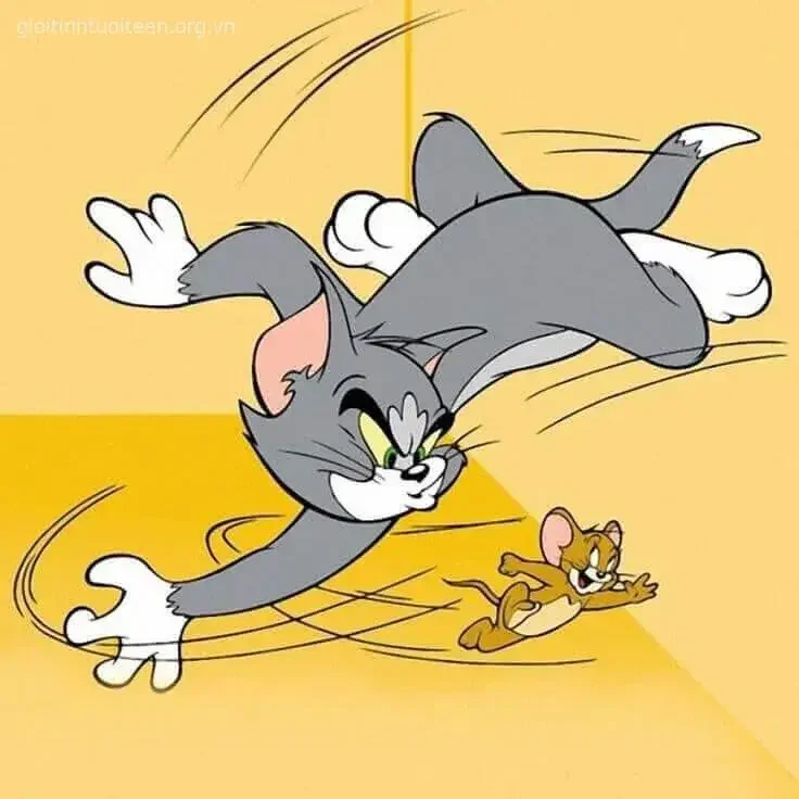 Tom đuổi theo Jerry trong phim hoạt hình Tom and Jerry