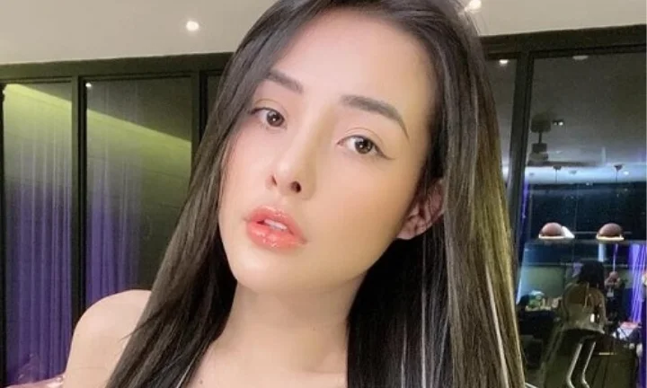 Ngân 98 khoe vừa