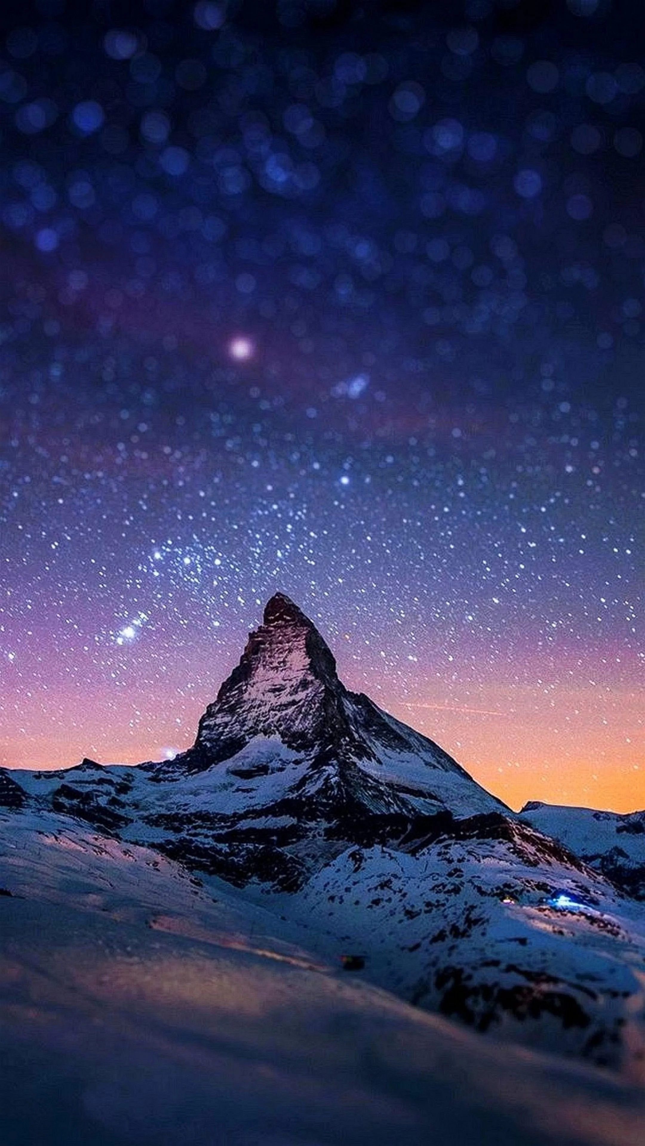 Hình nền điện thoại đỉnh núi Matterhorn dưới bầu trời sao lung linh huyền ảo