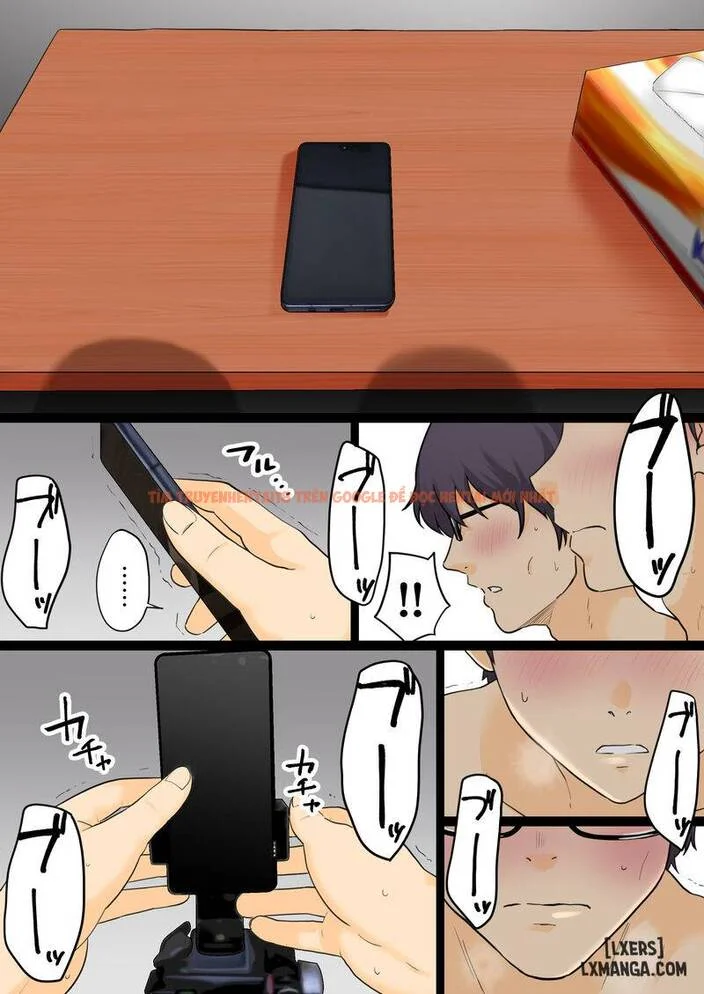 Hình ảnh manga người lớn về nhân vật anime sử dụng điện thoại, liên quan đến chủ đề hentai móc lồn.