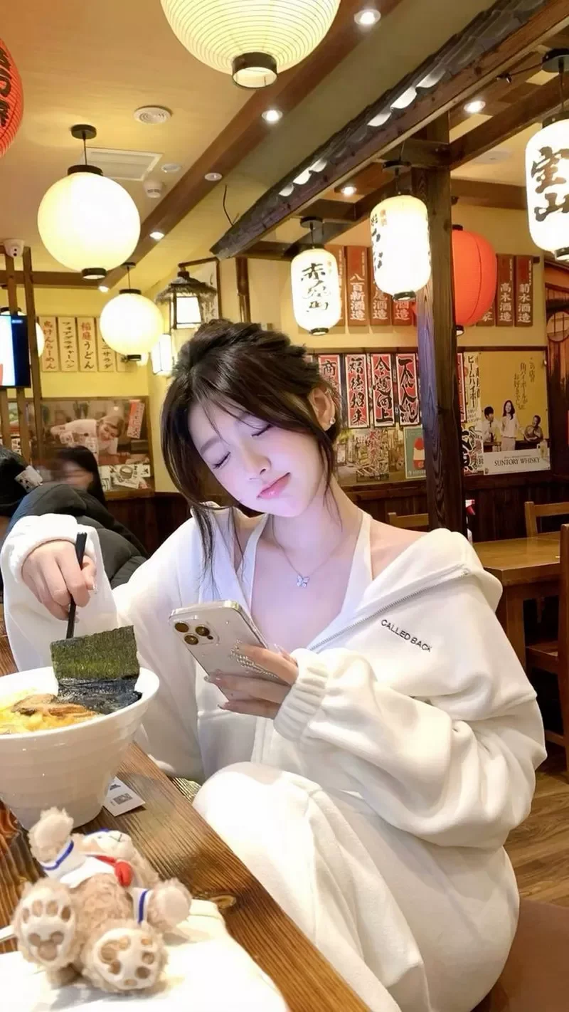 Ảnh Gái Xinh Douyin Tạo Dáng Tự Nhiên Chuẩn Hot Girl