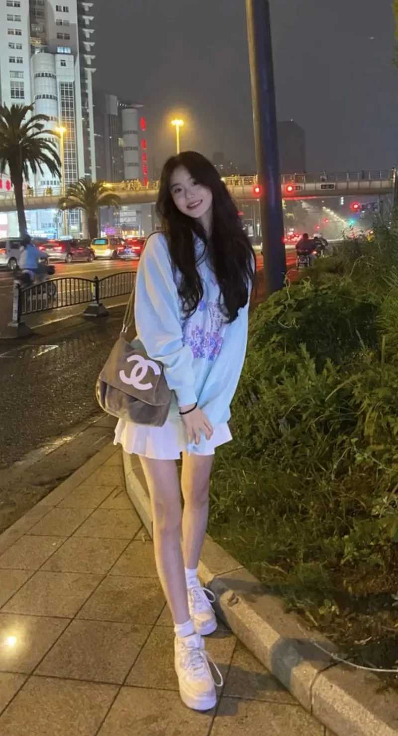 Ảnh Gái Xinh Douyin Nét Đẹp Hiện Đại Chuẩn Gen Z