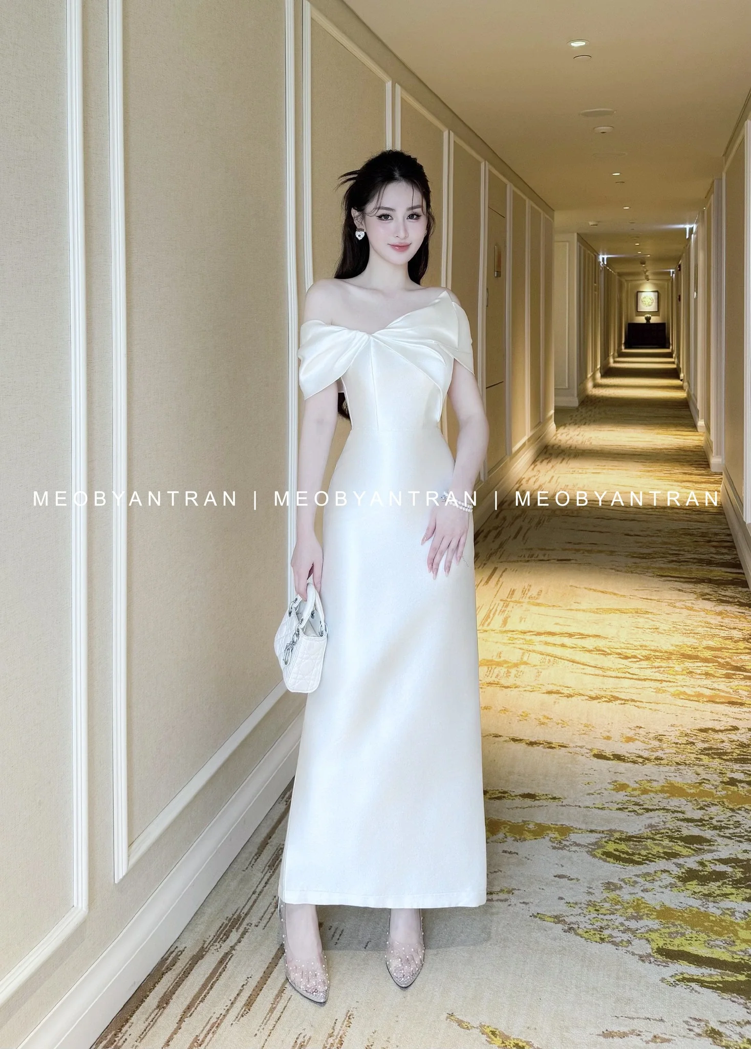 những mẫu đầm trắng sang trọng - mẫu 93