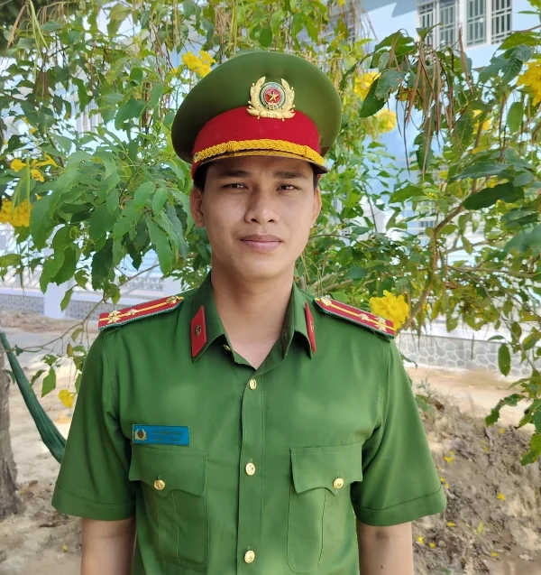 Công an viên tâm huyết với công việc | Cảnh Sát Quản lý Hành Chính về Trật tự xã hội