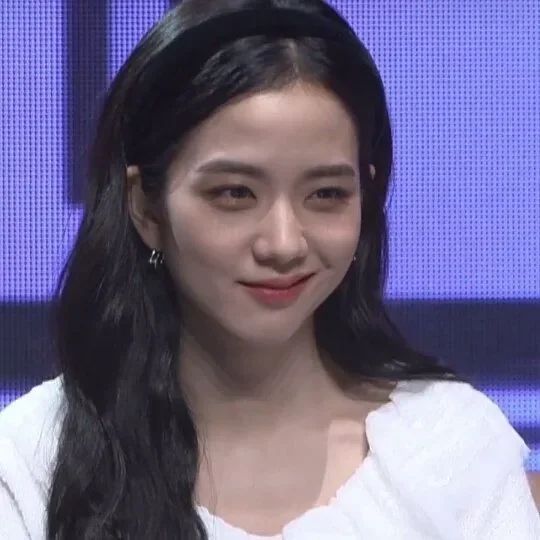 Khám phá 64 Meme Cười Nhếch Mép cùng thái độ khinh bỉ, xem thường đầy ngạo nghễ