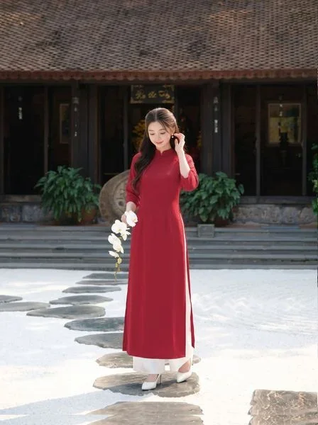 Áo dài trơn tay lỡ truyền thống