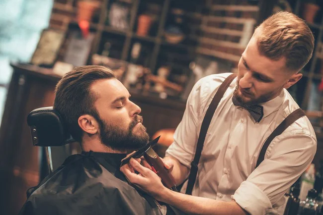 Barber là gì và những bí mật thú vị về 6000 năm lịch sử của nghề cắt tóc nam