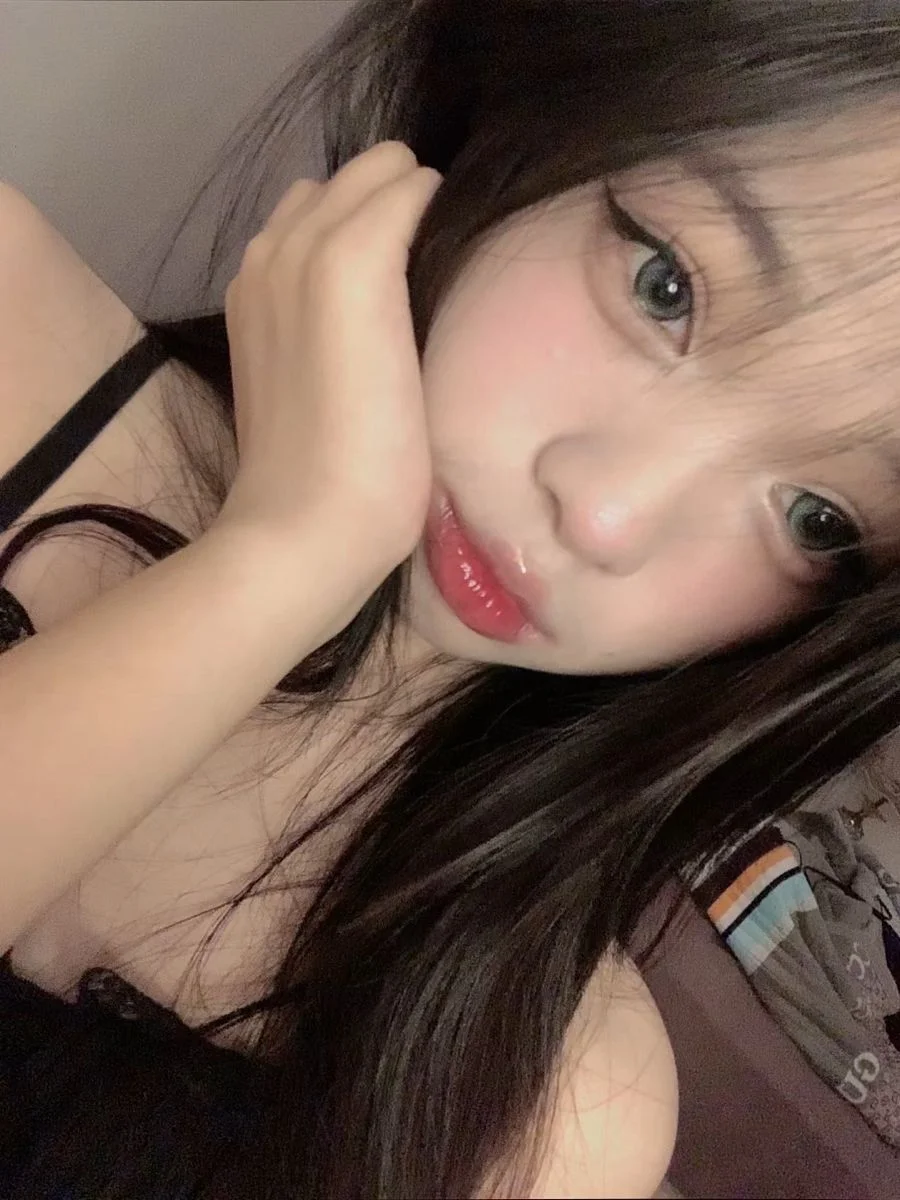 hình ảnh gái xinh với nét đẹp dịu dàng và quyến rũ